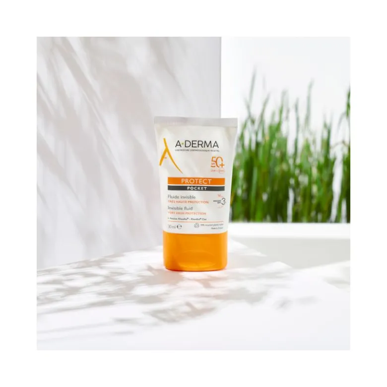 Aderma Protect Pocket Fluido Invisibile Solare Viso 30ml SPF50+