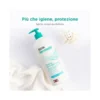 Gel da bagno Syndet con agenti antimicrobici, ideale per un’igiene rispettosa della pelle e per limitare la proliferazione di microrganismi.