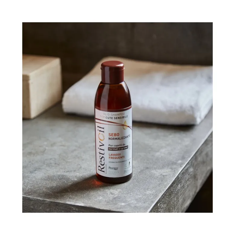 Restivoil Sebo-normalizzante olio-shampoo lavaggi frequenti per capelli da normali a grassi 250ml