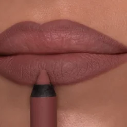 Stay On Me Lip Liner 170 Contouring