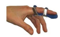 Stecca per Frattura Dita a Ranetta Farmasplint Misura Media in Alluminio Modellabile con Imbottitura in Spugna Poliuretanica Antiallergica Radiotrasparente 8,5 cm 1 Pezzo